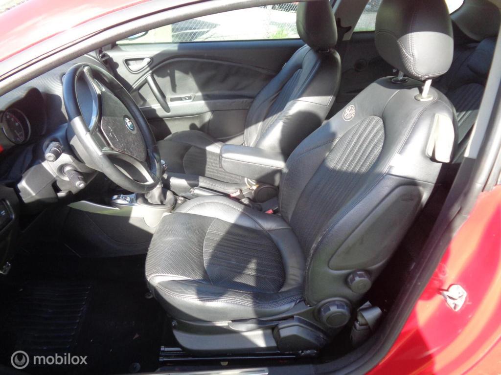 Alfa Romeo MiTo 1.4 t distinctive 136 pk/airco/lm velgen/pdc/dna knop/nieuw