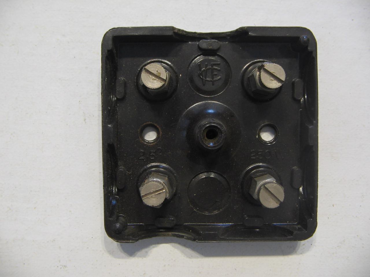 Bakeliete zwakstroom lasdozen.