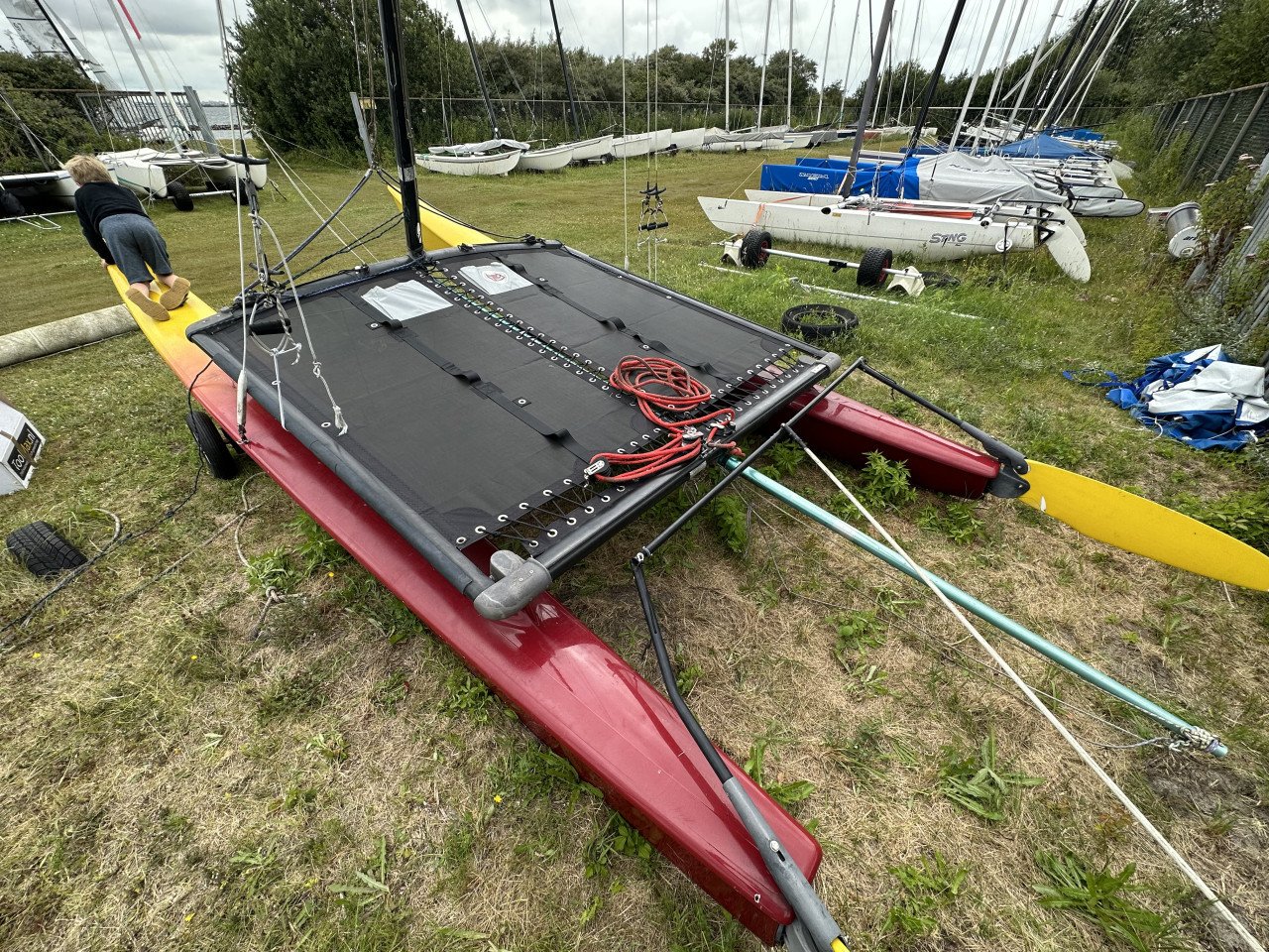 Hobie Cat 16 catamaran met wegtrailer