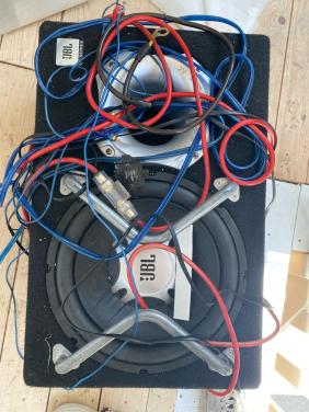 JBL bassbox voor auto 58 bij 36 cm