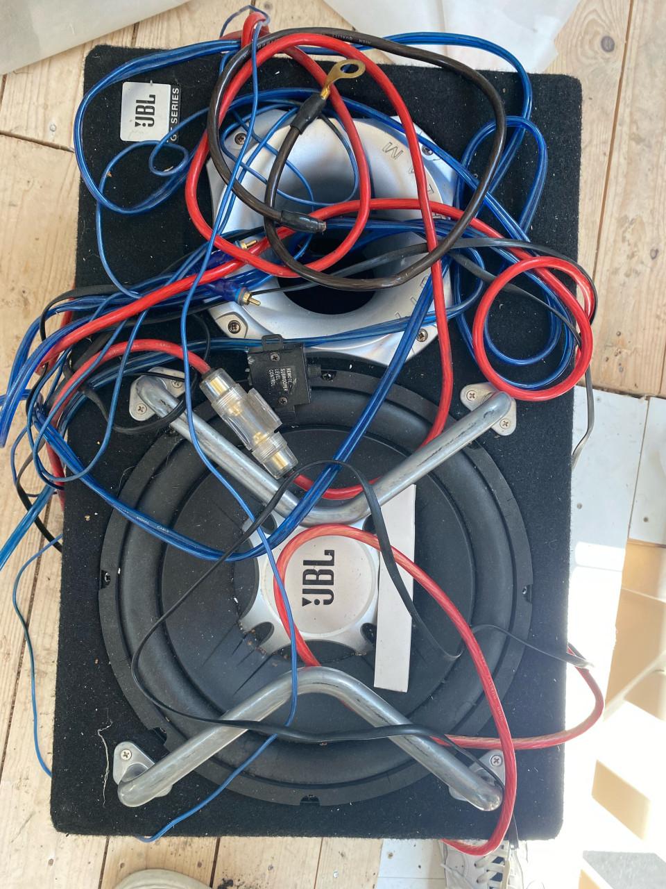 JBL bassbox voor auto 58 bij 36 cm