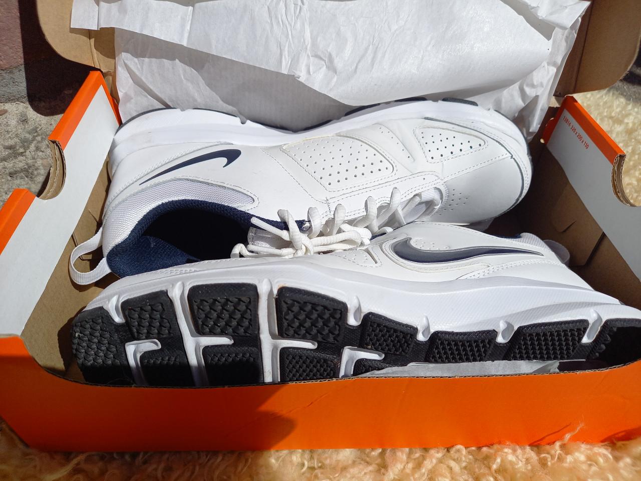 Nike sportschoenen- nieuw
