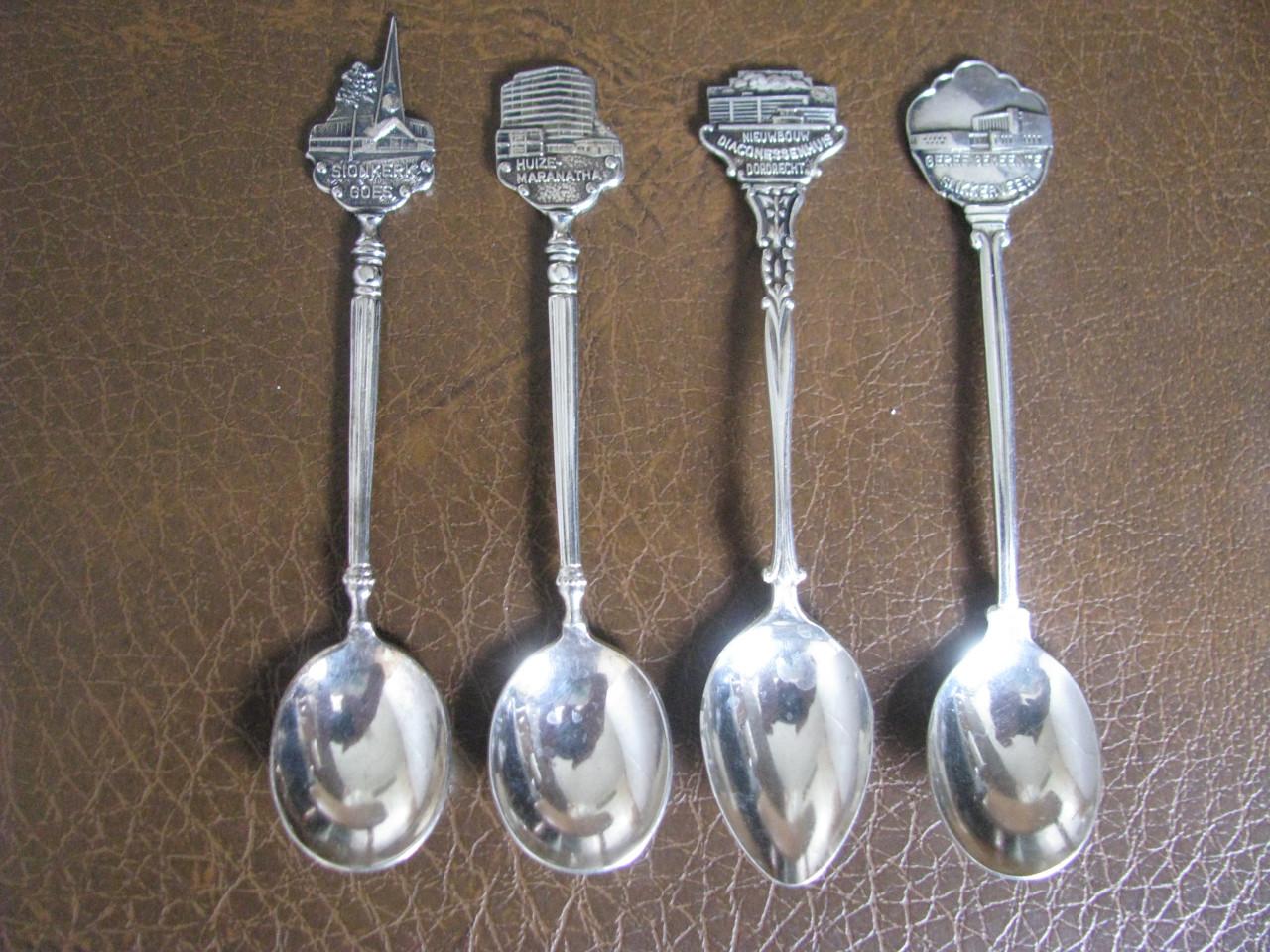 Theelepeltjes.