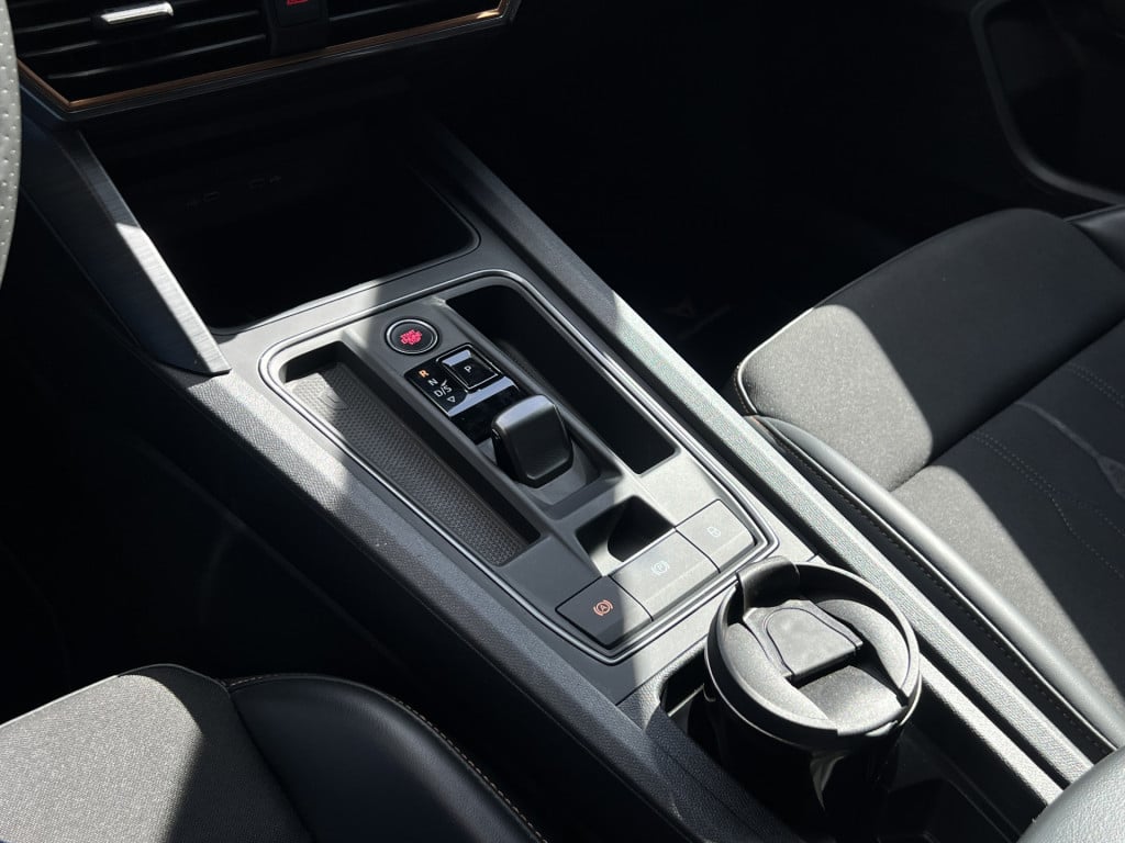 Cupra Formentor 1.4 e-hybrid vz performance | 245 pk | 360 camera's | apple