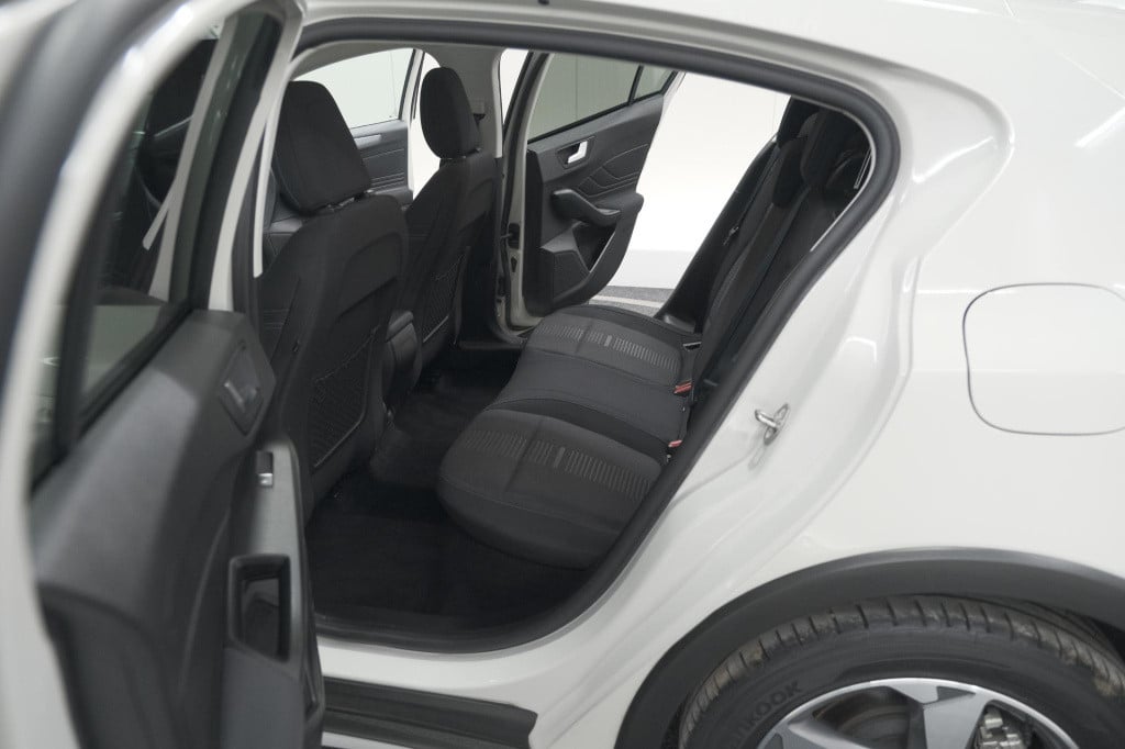 Ford Focus 1.5 ecoboost active business | lage kilometerstand | navigatie |