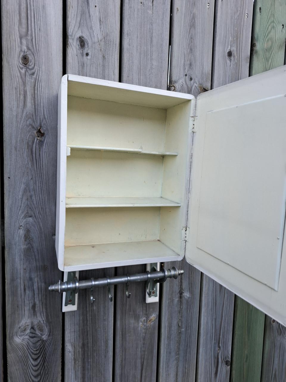 Zeer apart keukenkastje