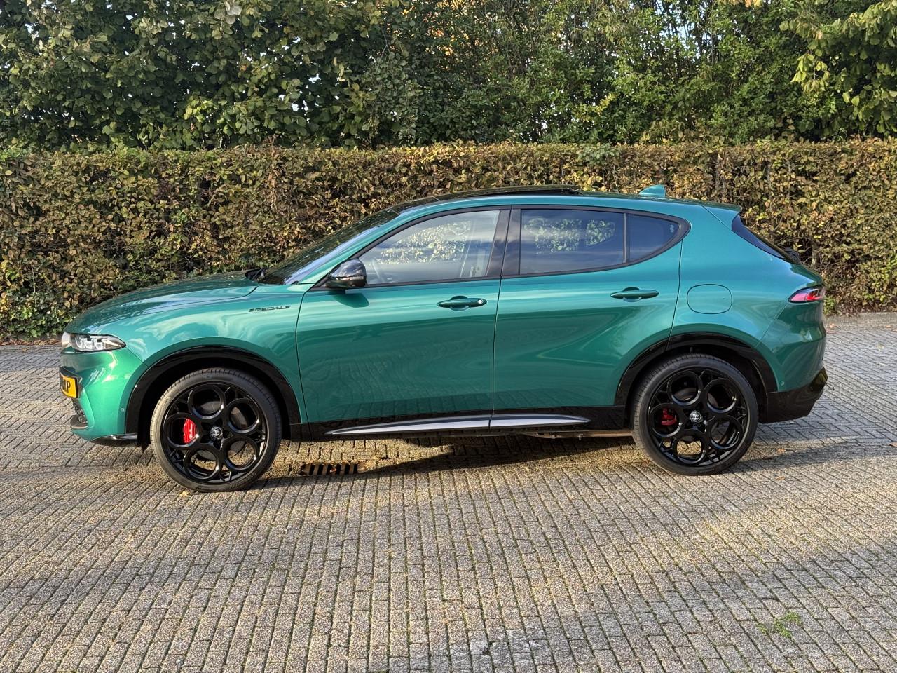 Alfa Romeo Tonale - 1.3T PHEV Edizione Speciale Q4 | Verde Montreal| Pano