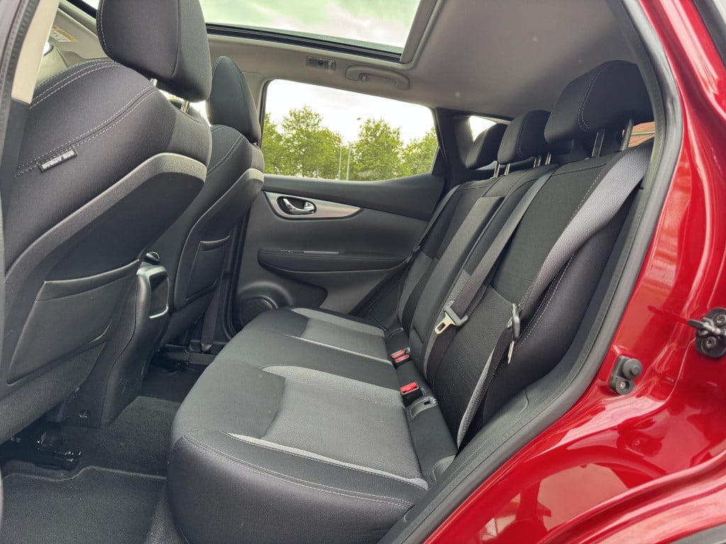Nissan Qashqai 1.2 n-connecta design pack | trekhaak | navigatie | 360° cam