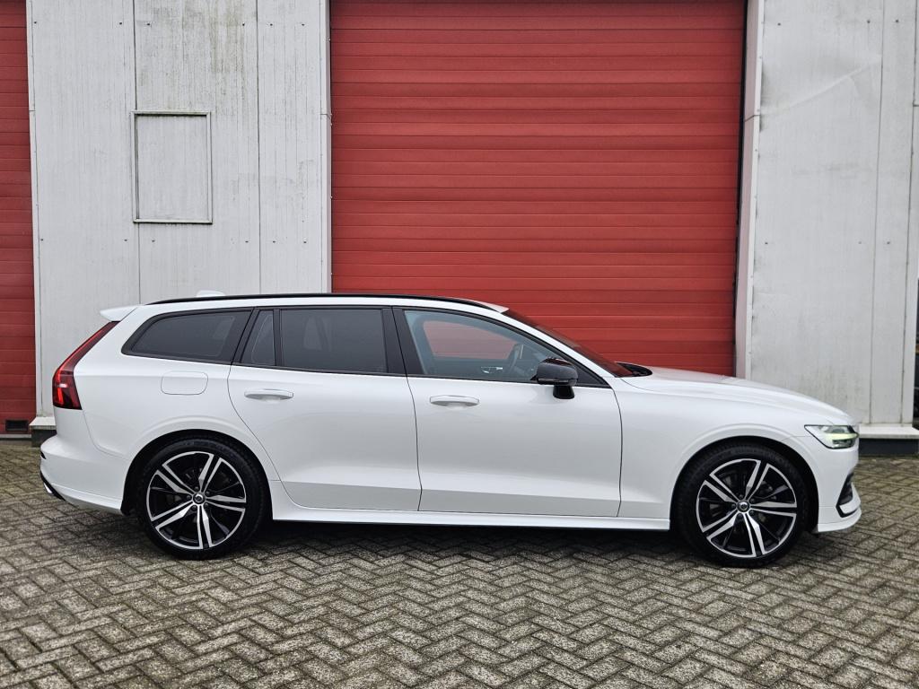 Volvo V60 2.0 b3 momentum advantage | r-design | acc | carplay