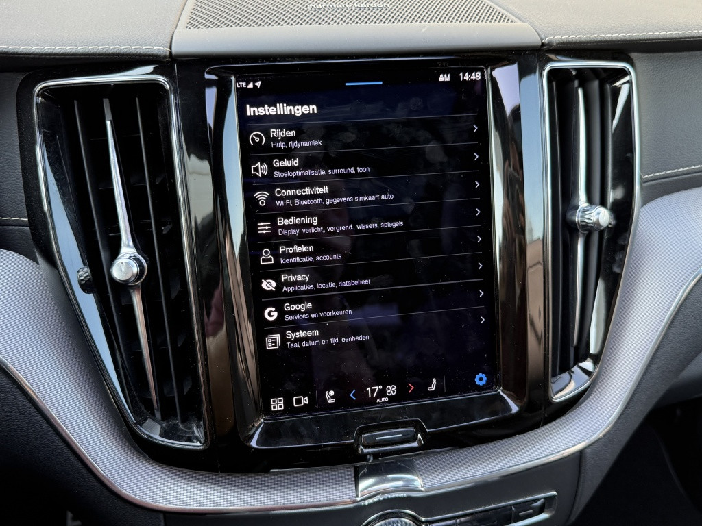 Volvo XC60 t8 455pk ultimate dark| panodak| adap.cruise| 360camera| trekhaa