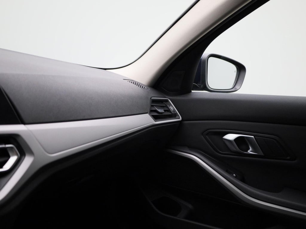 BMW 3-serie touring 330e business edition plus | automaat | navigatie | app