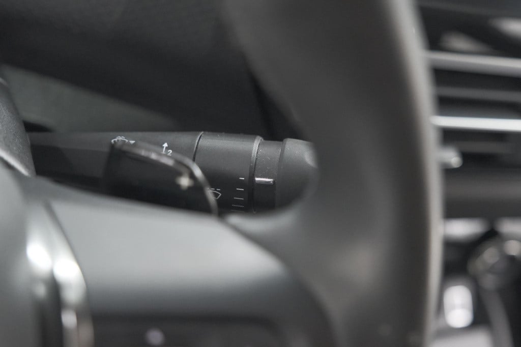 Citroen C4 puretech 130 eat8 shine | camera | dodehoekdetectie | head-up di