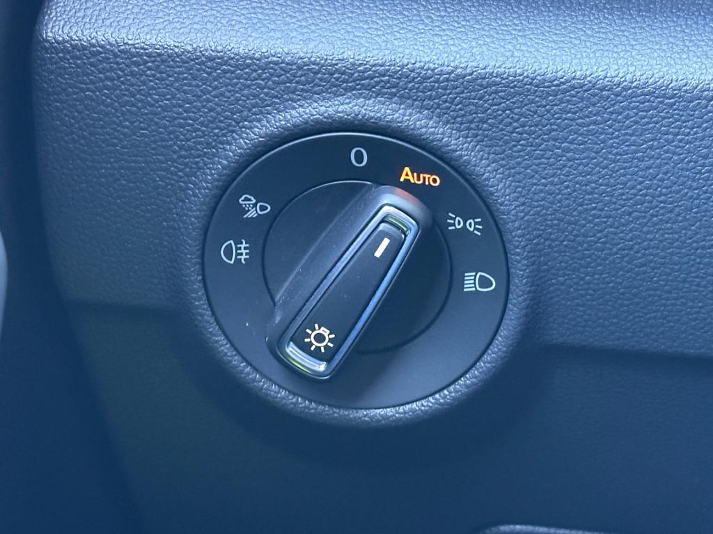 Volkswagen T-roc 1.5 tsi 150pk r-line | black style | keyless | navi | adap