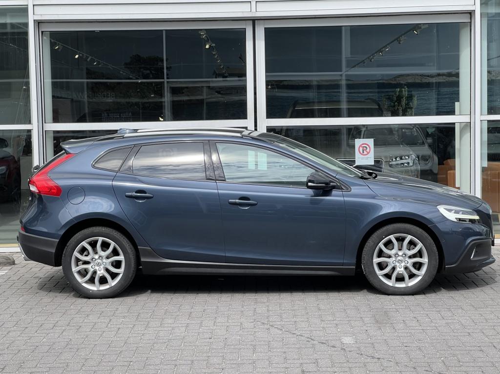 Volvo V40 cross country t3 153pk aut6 polar+ luxury| leder|pano| camera| tr