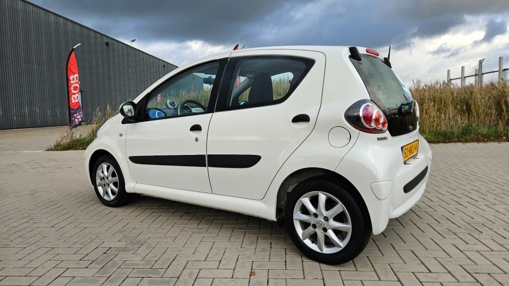 Toyota Aygo sport 5drs airco / nl auto / nap / 11-2010