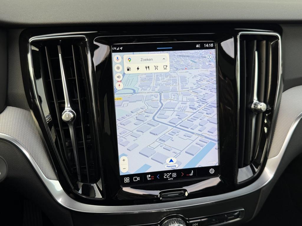 Volvo V60 t6 398pk recharge dark| panodak| adap.cruise| 360camera| trekhaa