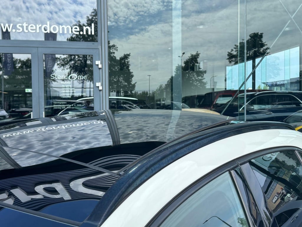 Mercedes-Benz Gla-klasse 250 premium plus l amg-line l panoramadak l led l 