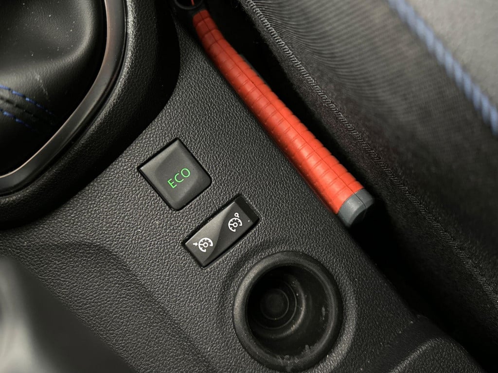 Renault Captur 0.9 tce version s | navigatie | parkeersensoren voor/achter 