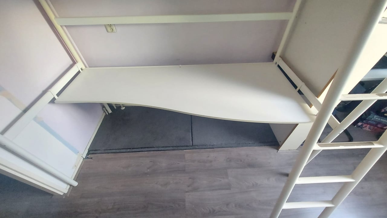 Hoogslaper met afneembare bureauplank
