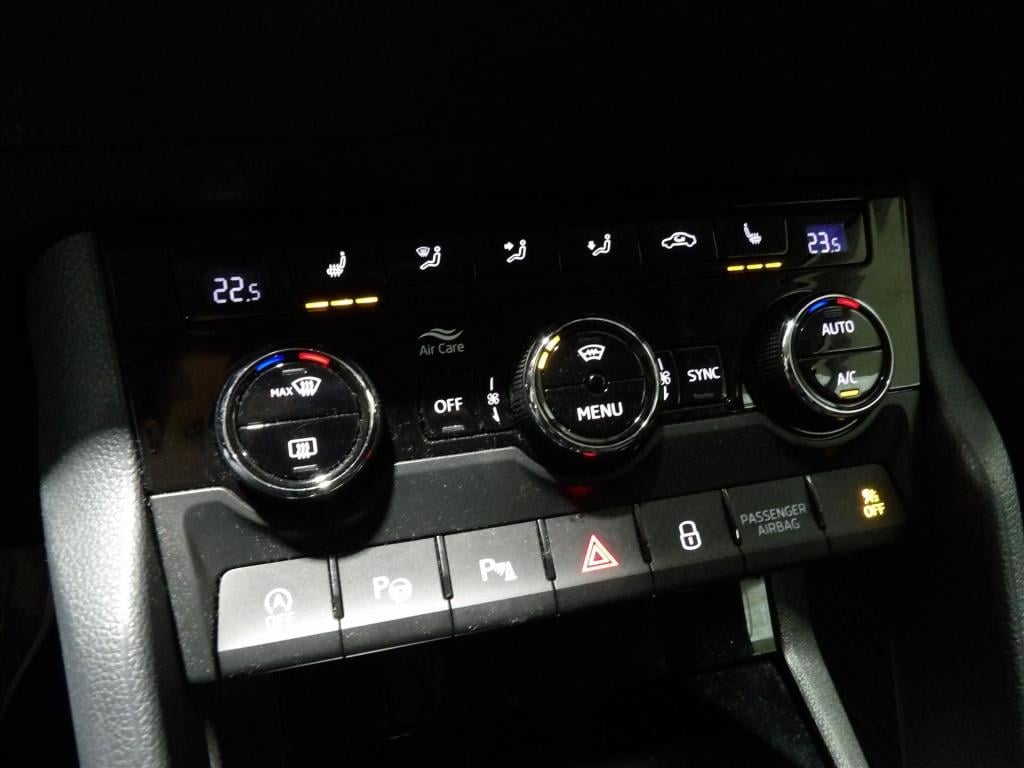 Skoda Karoq 1.5 tsi act greentech 150pk sportline business