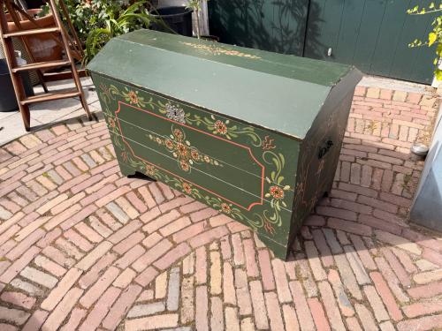 PRACHTIGE HANDBESCHILDERDE KIST