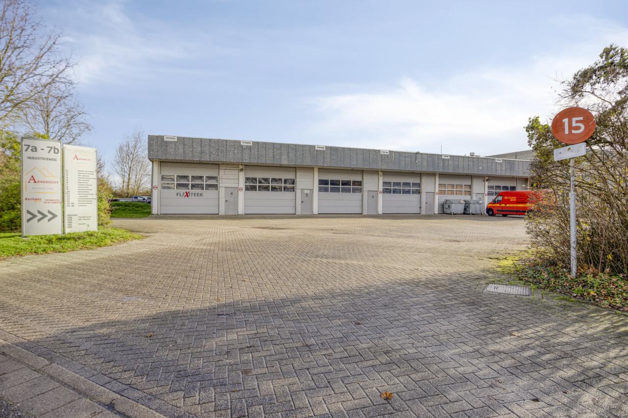 TE HUUR | Kantoor/bedrijfsunits op een strategische locatie in Middelburg