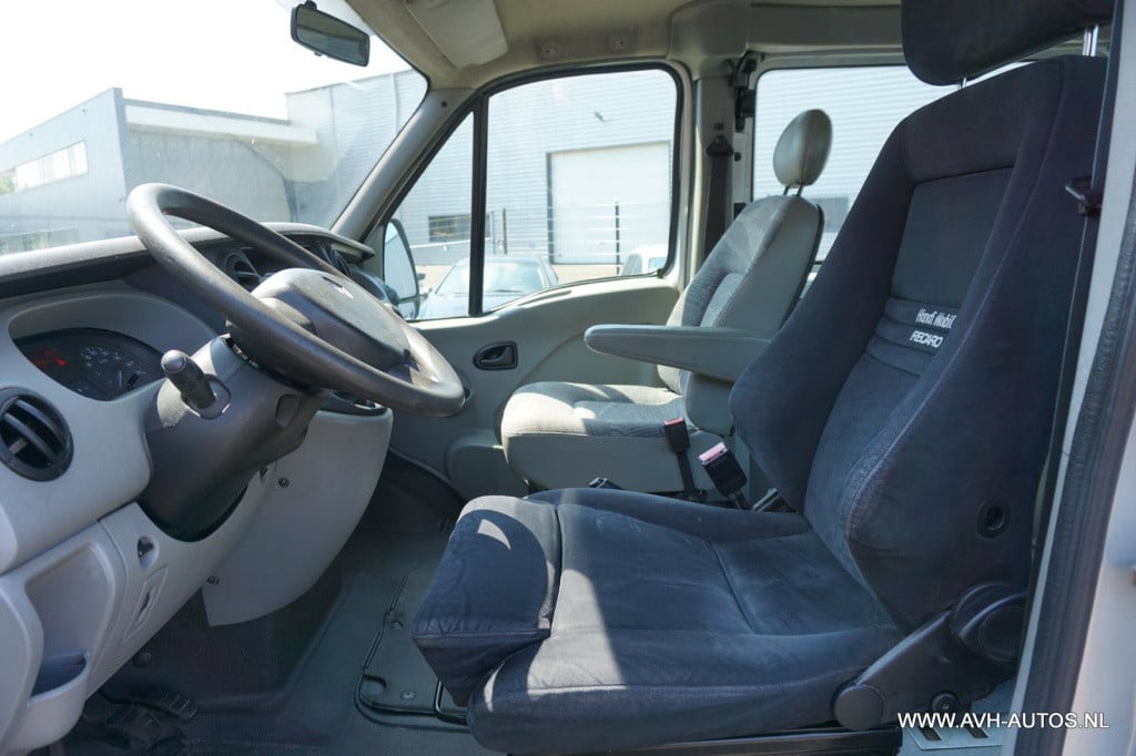 Renault Master t28 2.5dci l1 h1, exportkoopje!