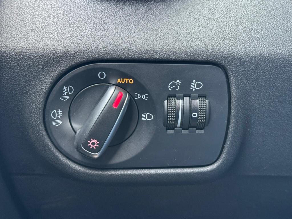 Audi A1 Sportback 1.0 tfsi s-line * nap * cruise control * 17 inch