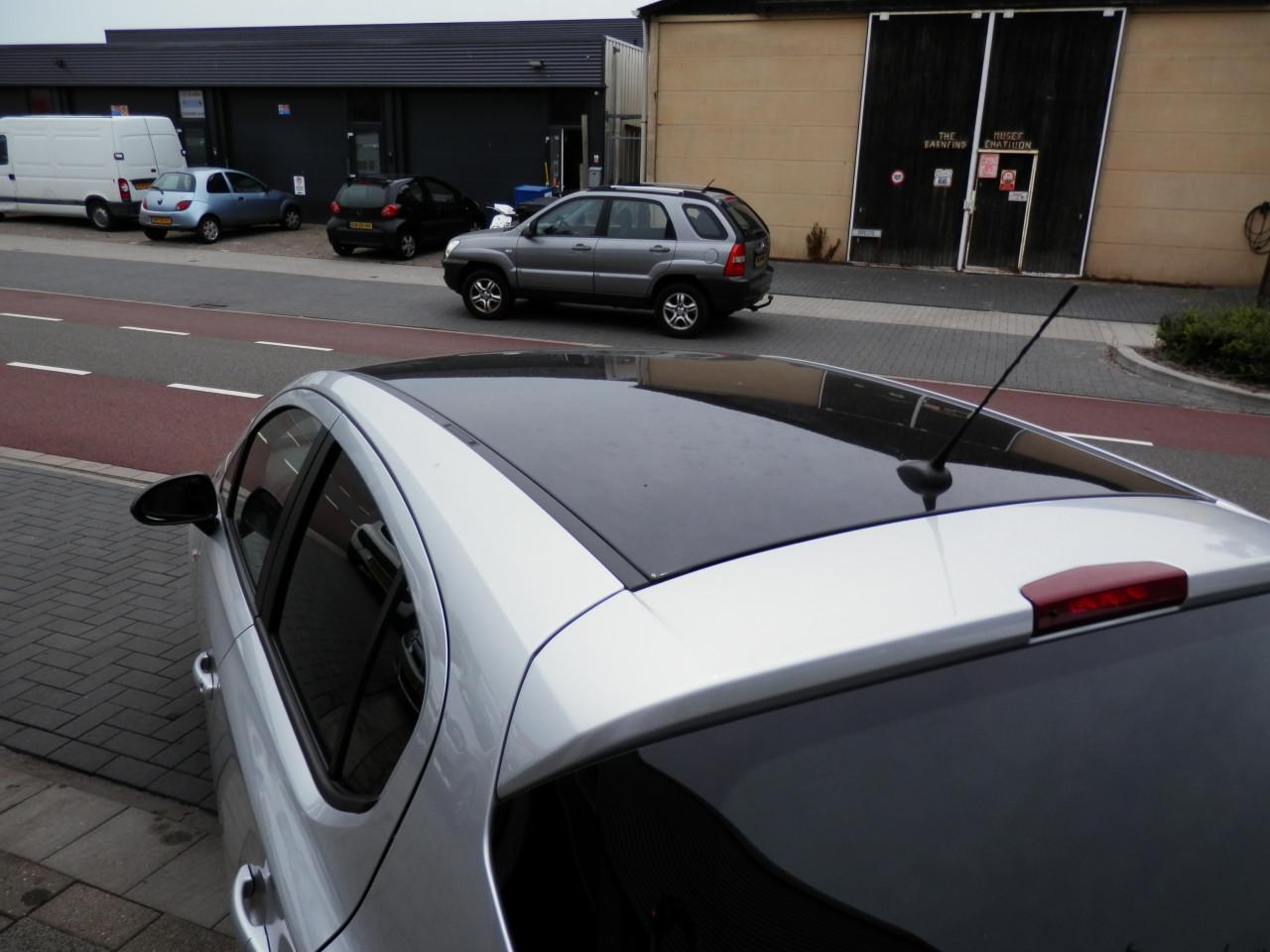 Auto Garant Biedt Aan: Opel Corsa 1.4 Cosmo
