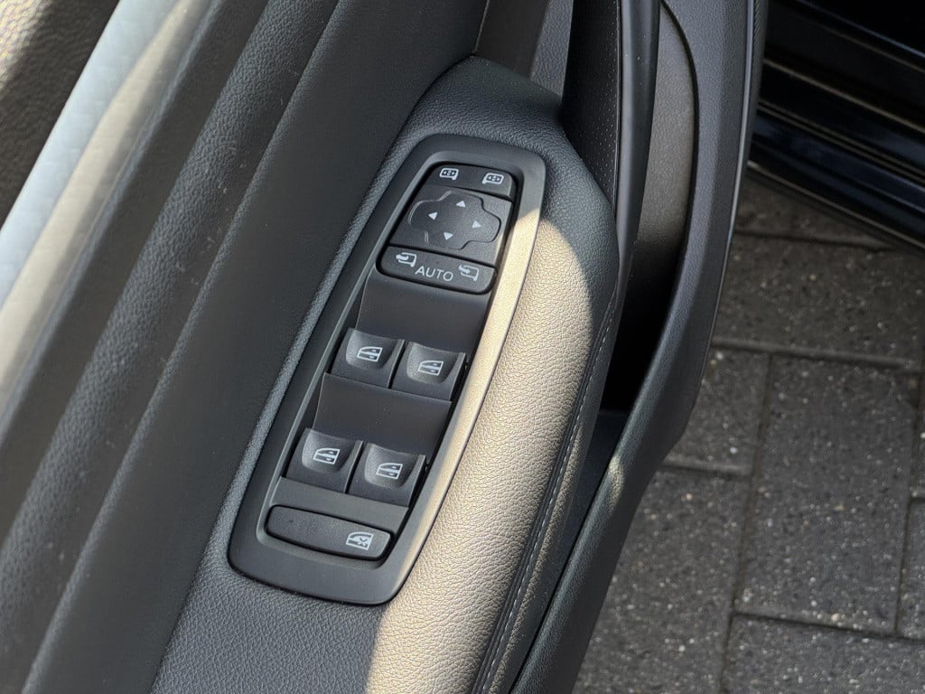 Renault Megane E-tech estate 1.6 plug-in hybrid 160 business edition one | 