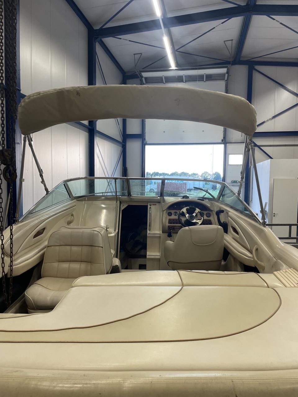 Sea Ray 220 Refit 2022 - Mooie Cuddy Cabin, V8!