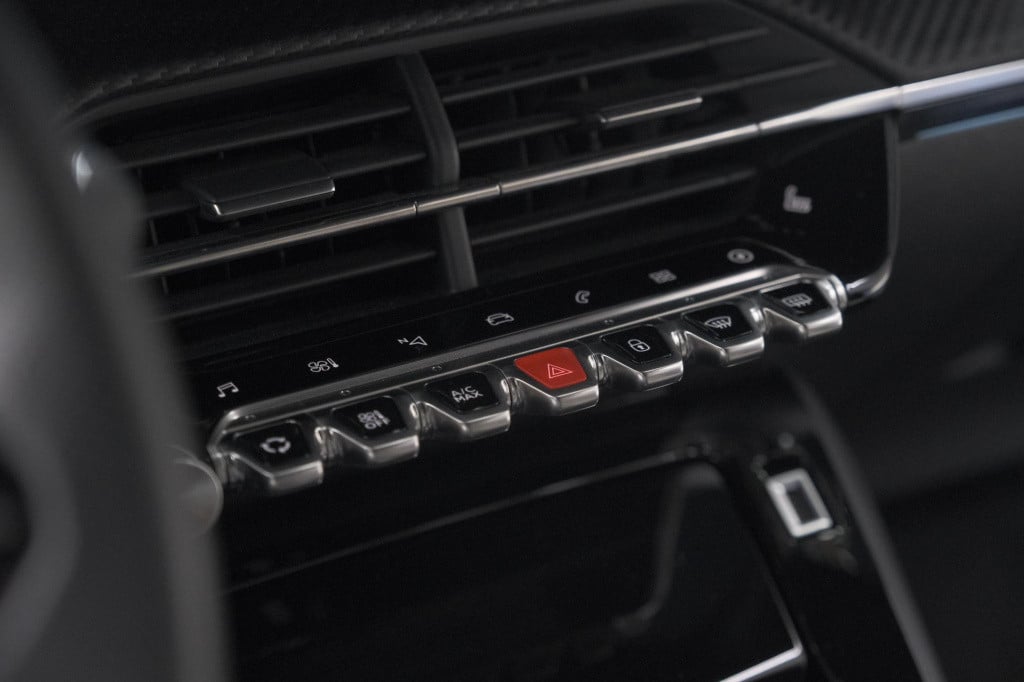 Peugeot 208 ev gt pack 50 kwh | camera | adapieve cruise control | stoelver