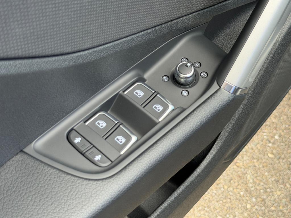 Audi Q2 35 tfsi 150pk s-tronic s-line | camera | carplay | adap. cruise | r