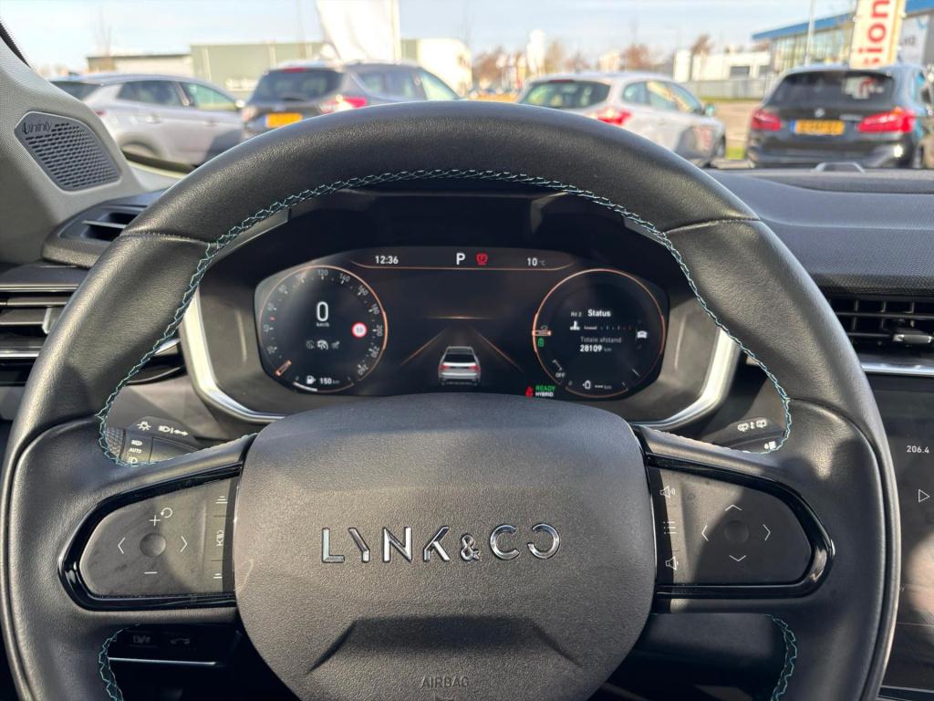 Lynk & Co 01 261pk phev, plug in hybrid , 360 camera, pano dak , cap play ,