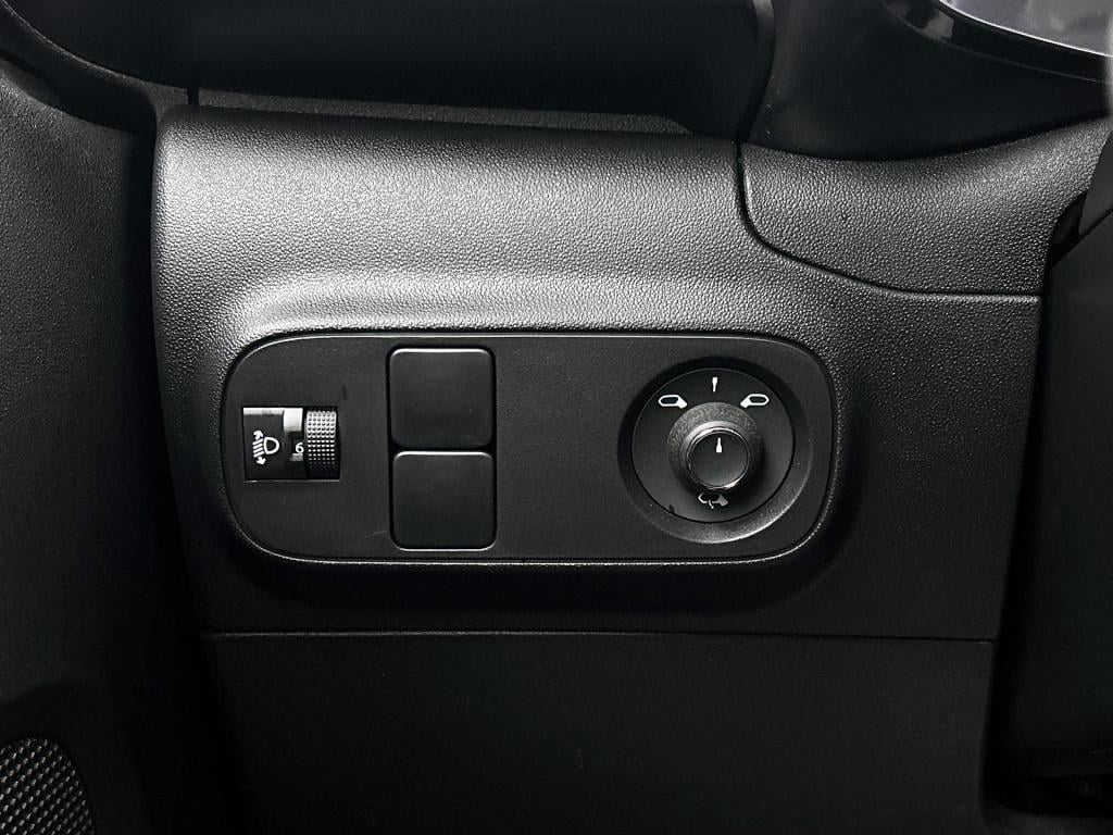 Citroen C3 82 pk plus | rijklaar | navigatie | parkeersensoren achter |
