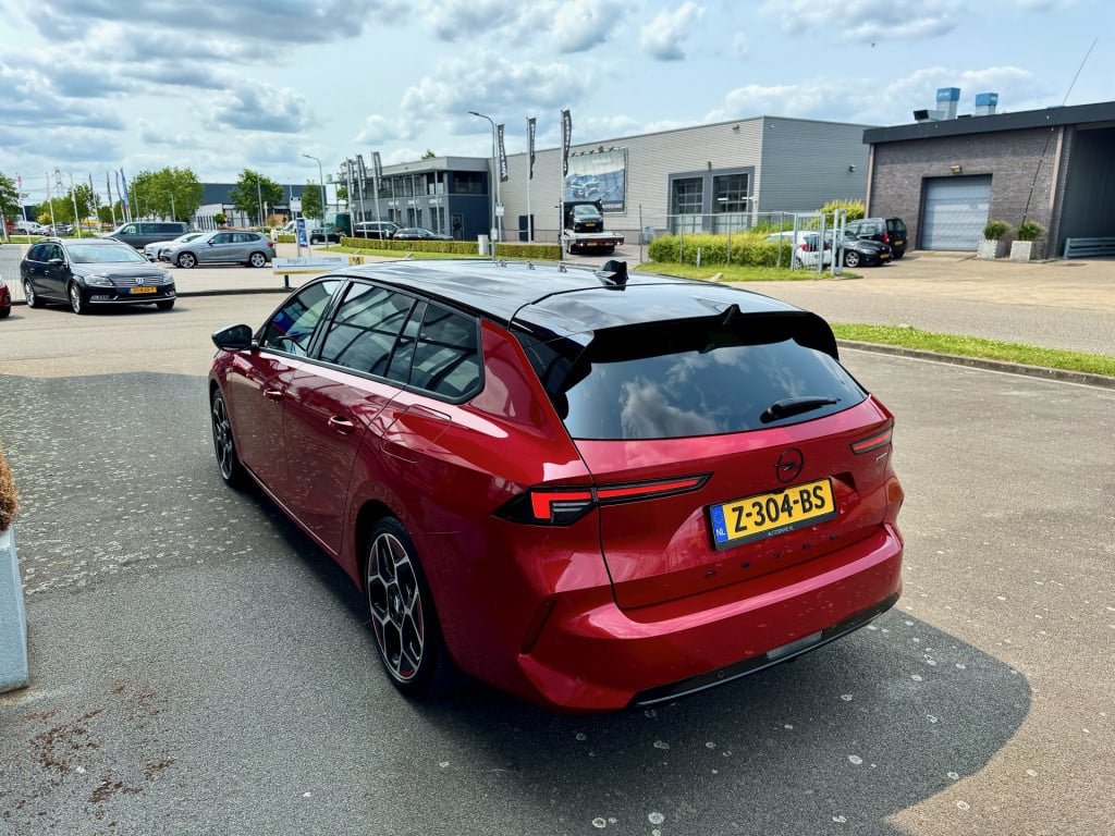 Opel Astra sports tourer 1.6 turbo plug in hybrid ultimate pano dak