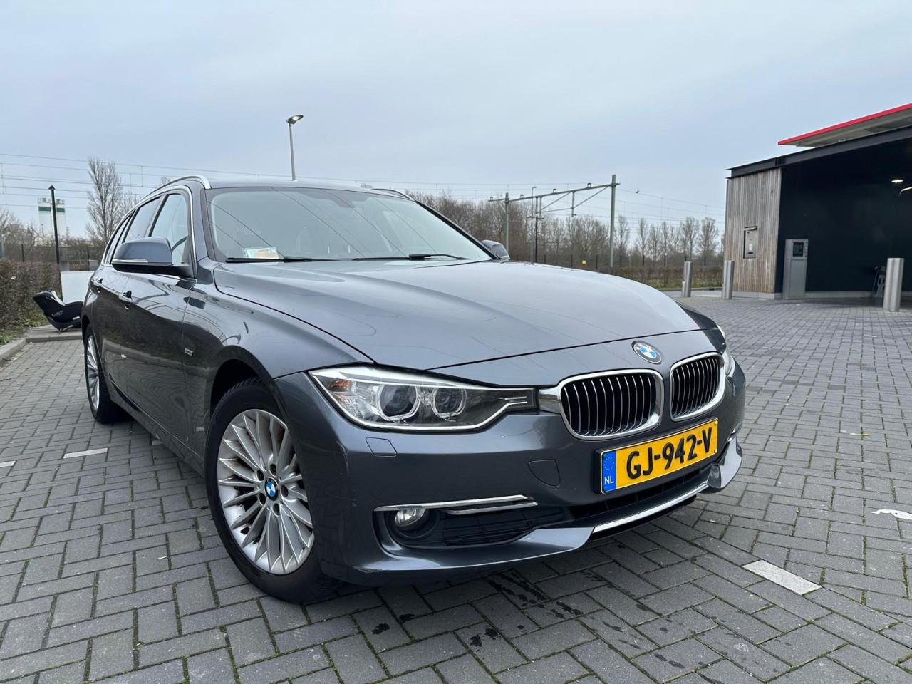 BMW 316i Touring Luxury Line | Origineel NL | Dealer Onderhouden t/m 2025