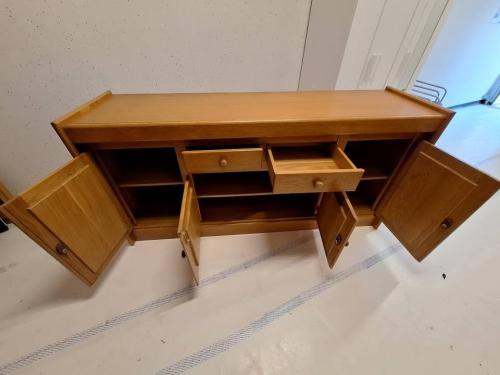 Kast dressoir, lichte kleur massief eiken