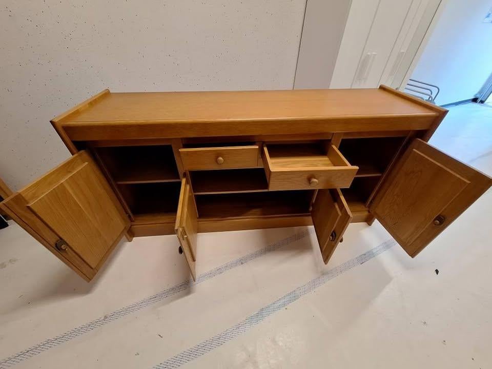 Kast dressoir, lichte kleur massief eiken