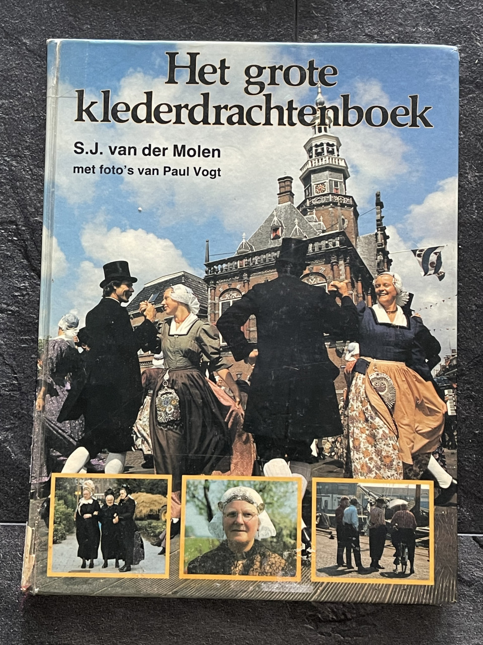 Boeken west Kapelle Zeeland klederdracht etz