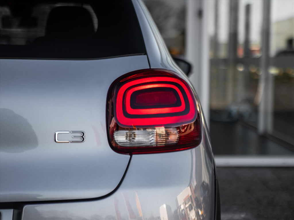 Citroen C3 1.2 puretech 110pk max automaat