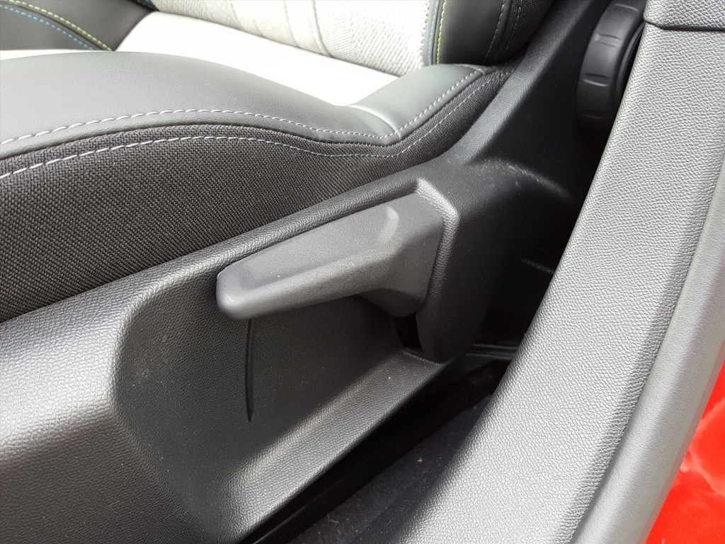 Peugeot 208 gt pack ev 50kwh 136pk/12%bytelling+btw | 3-fase navigatie | cr