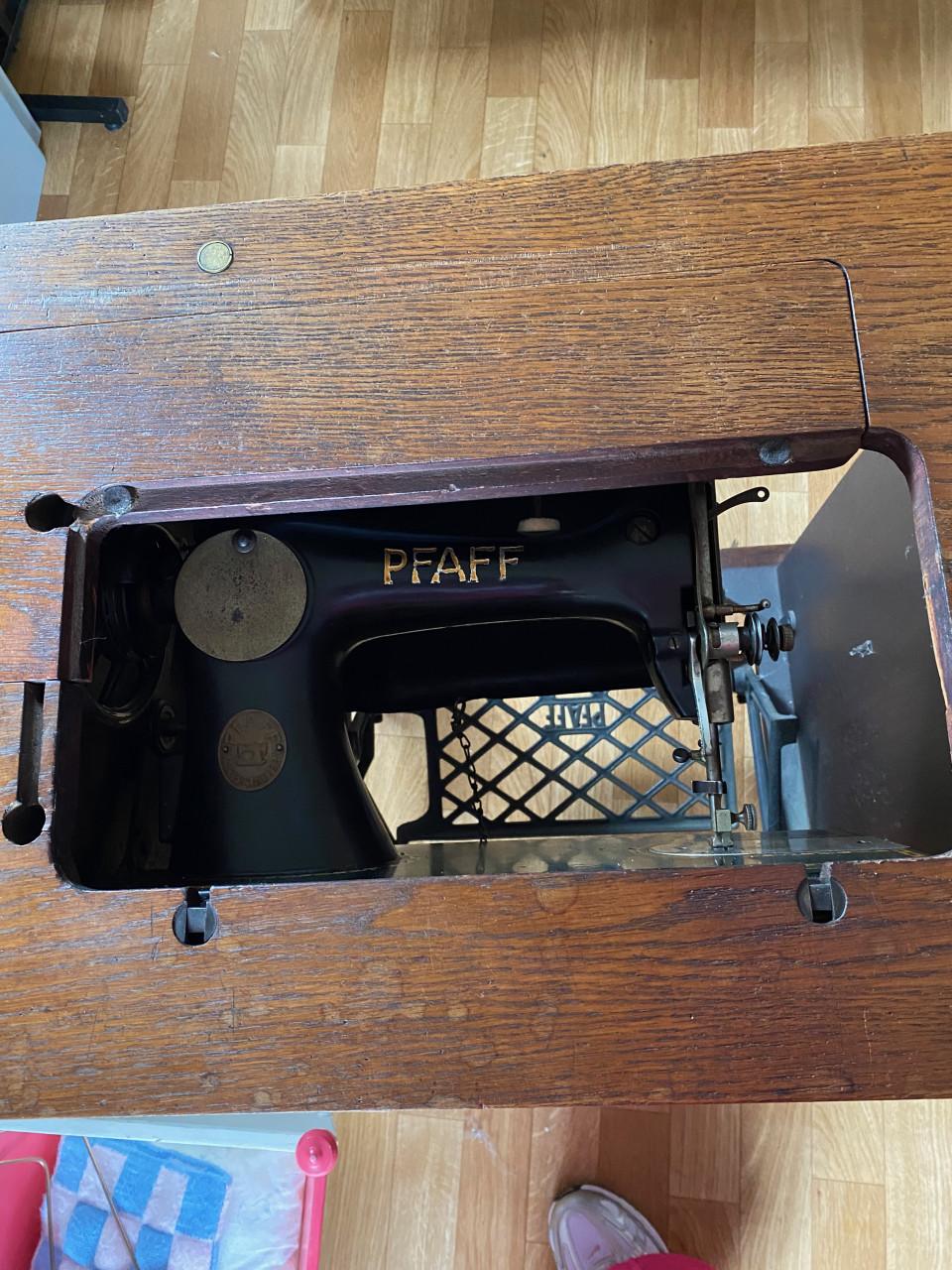 Antieke Singer naaimachine