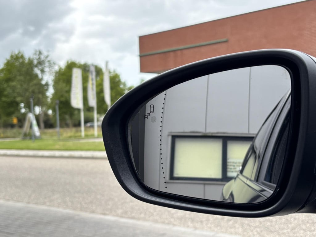 Renault Megane 1.3 tce bose easy life pack | navigatie full-map | camera | 
