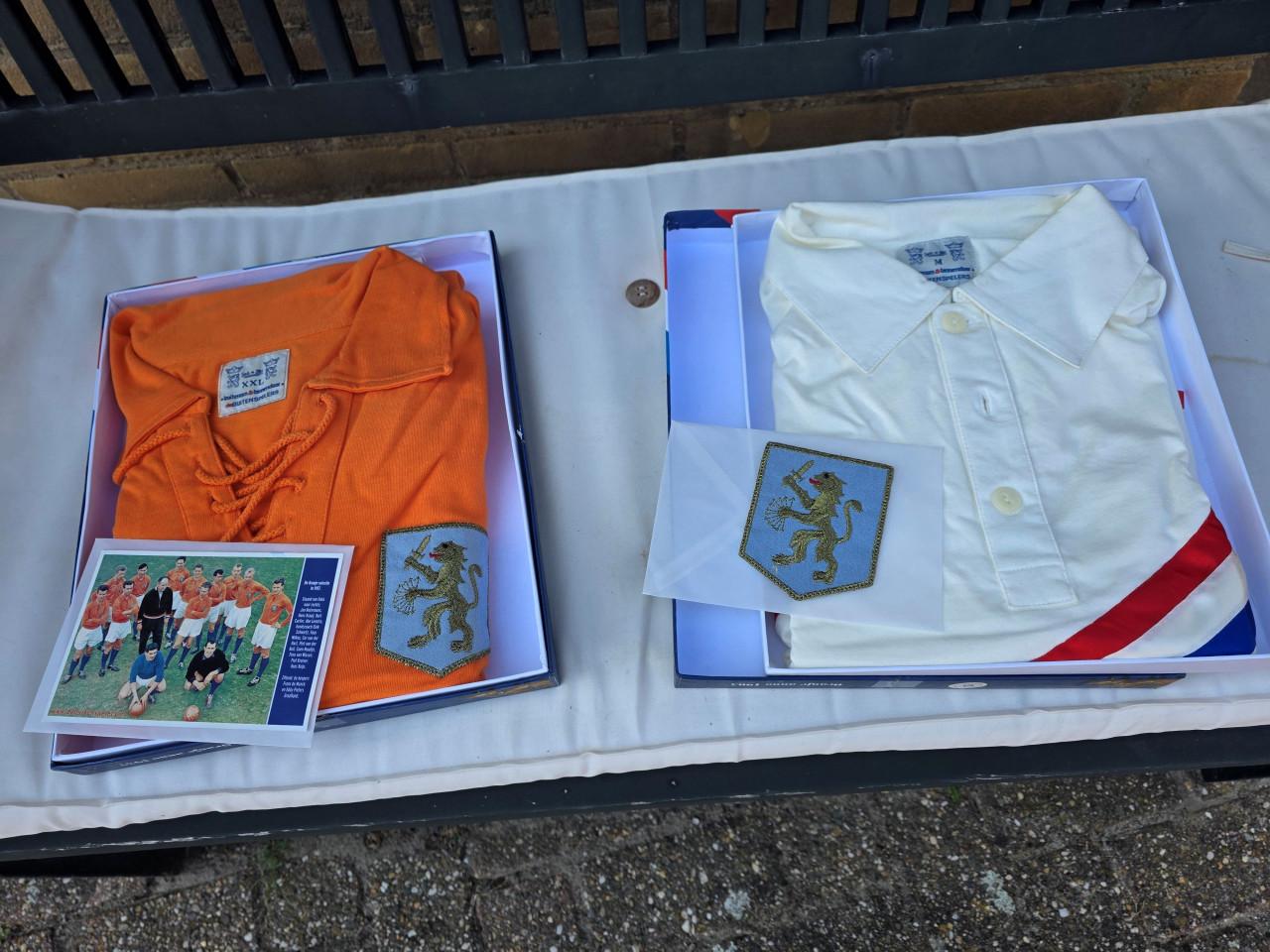 Unieke serie boeken en shirts Nederlands Elftal