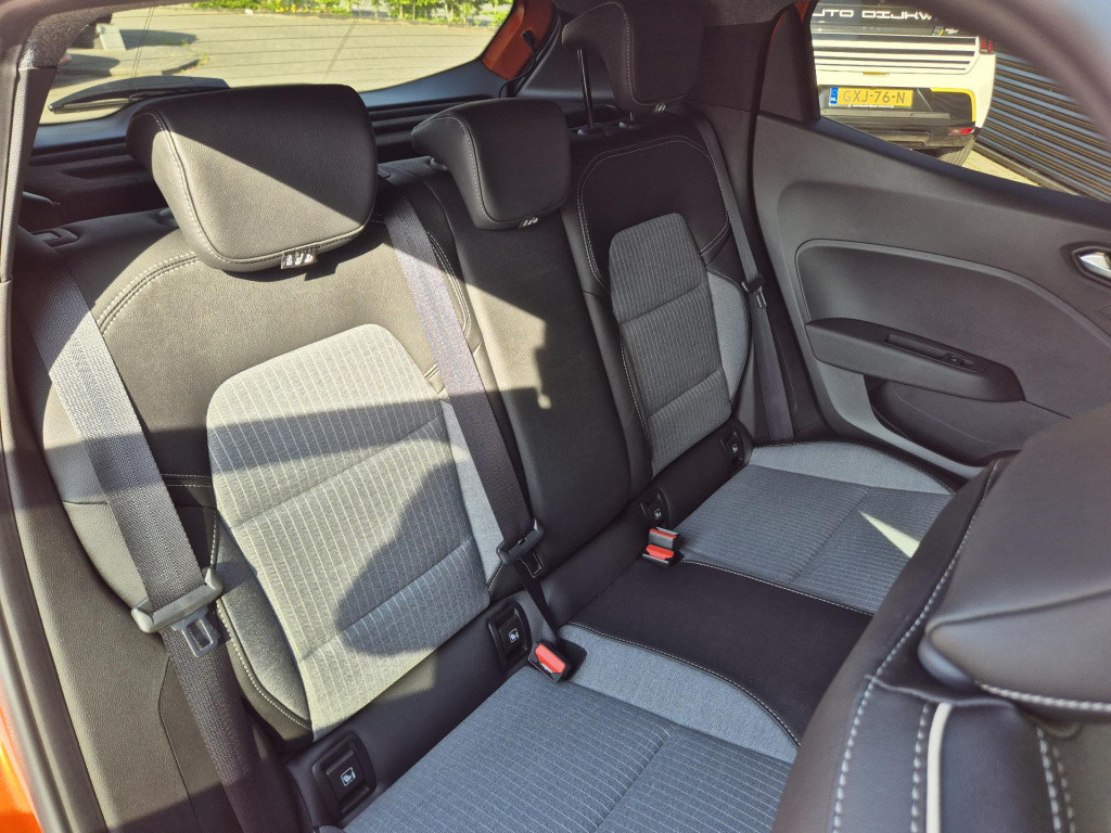 Renault Clio 1.0 tce 90 gpf techno camera, stoel- en stuurverwarming, navig