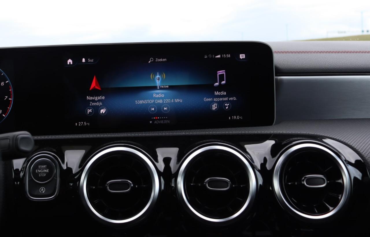 Mercedes-Benz CLA 220 AMG-line shooting brake DEALER ONDERHOUDEN