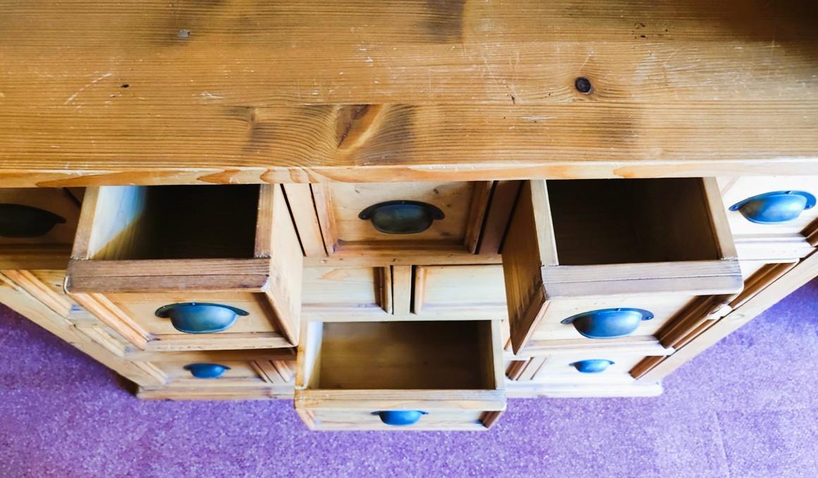 Grenen apothekerskast