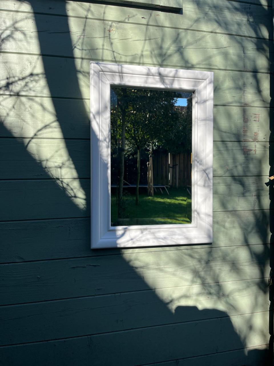 Spiegel met facet in houten lijst 53x38 cm buitenmaat