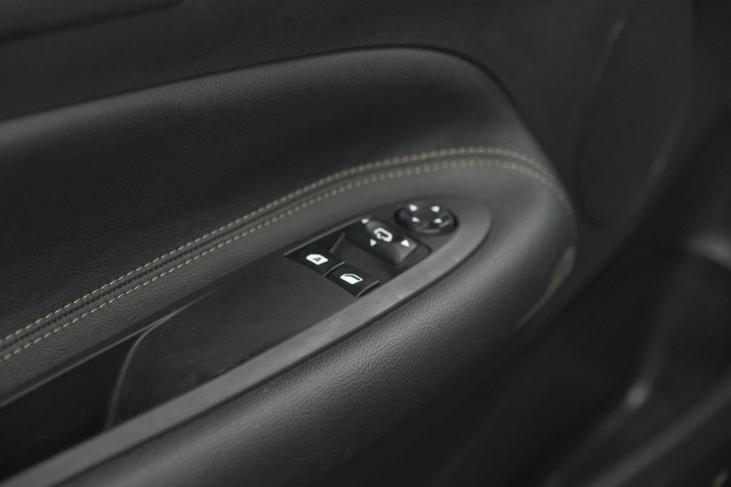 Ds Ds 3 puretech 110 so chic | camera | navigatie | parkeersensoren | clima